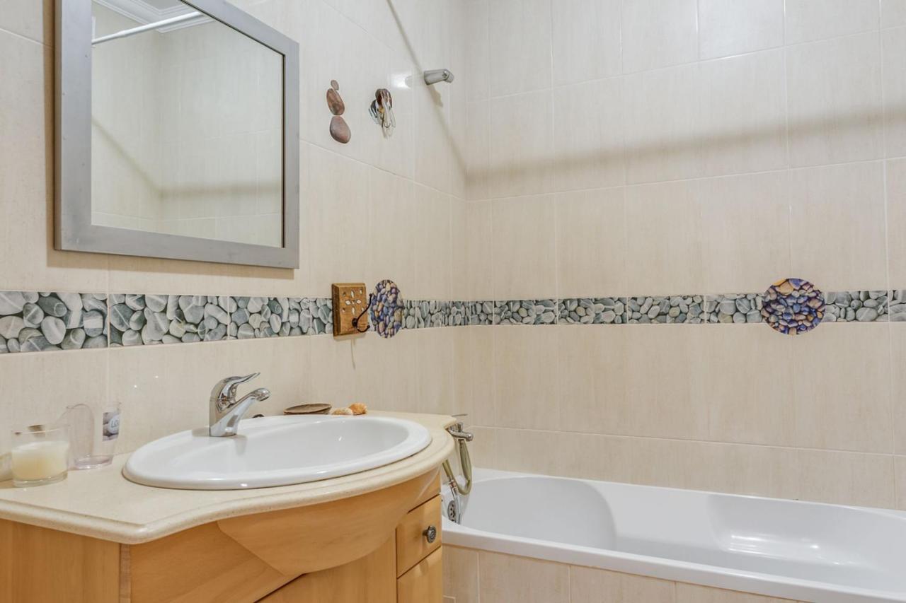 Spacious 2 Bdr Apartment W/ Patio By Lovelystay อาร์มาซอง เด เปรา ภายนอก รูปภาพ